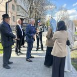В Назрани проверили состояние благоустроенной аллеи на улице Базоркина