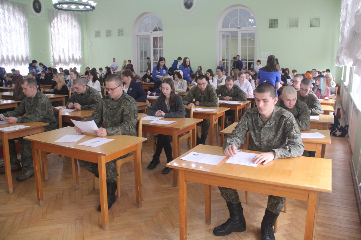 Около двадцати тысяч жителей Тверской области написали «Диктант Победы»
