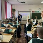 «Единая Россия» провела патриотическую викторину для школьников Саранска