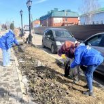 В Пестречинском районе единороссы присоединились к уборке территорий
