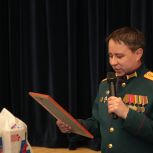 Участник СВО Эльдар Шарипов встретился с активистами Восточного Дегунина