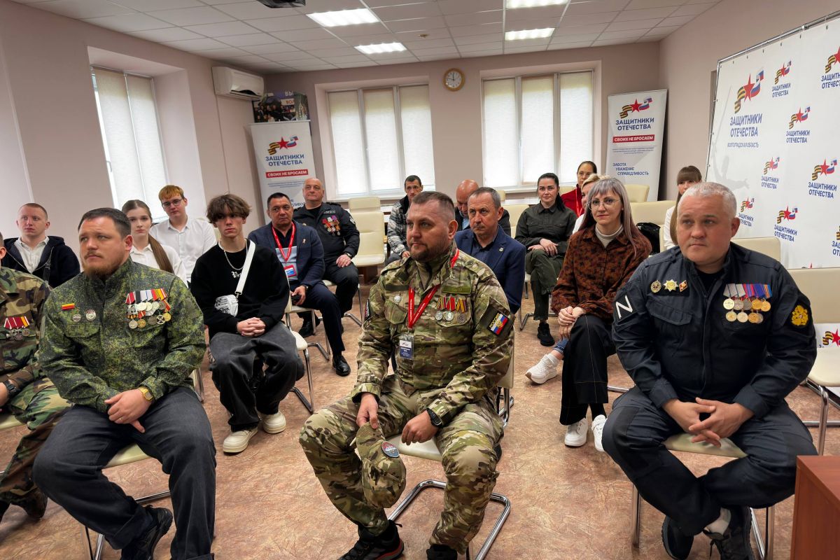В Волгограде к международной акции «Диктант Победы» присоединились ветераны специальной военной операции