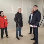 Партдесант проверил качество ремонтных работ в альметьевской гимназии