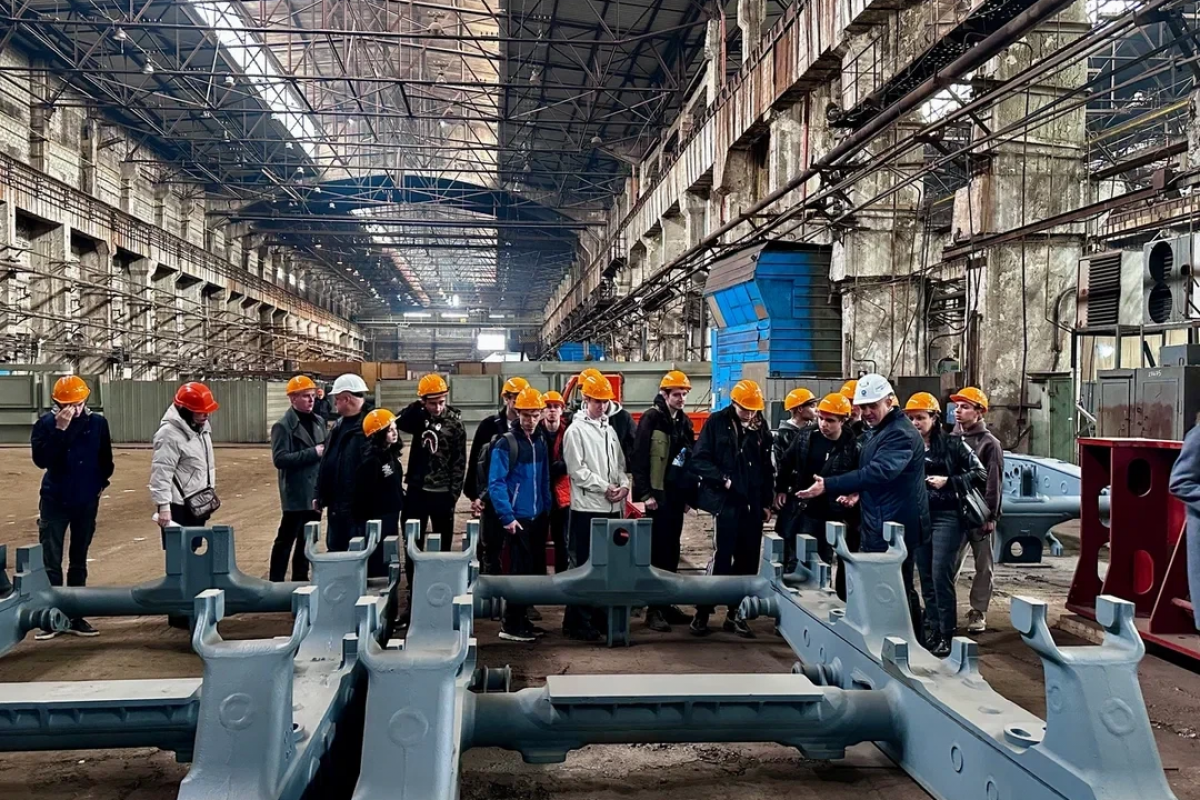 «Выбирай свое»: Студенты побывали на производстве «Лугамаш»