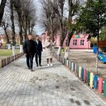 Единороссы проинспектировали ход благоустройства городских территорий в Светлом