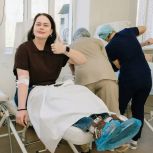 Активисты «Единой России» сдали кровь в Национальный день донора