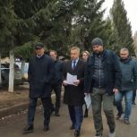 Сергей Тен проверил ход ремонта на проблемном участке автодороги в Чистых Ключах