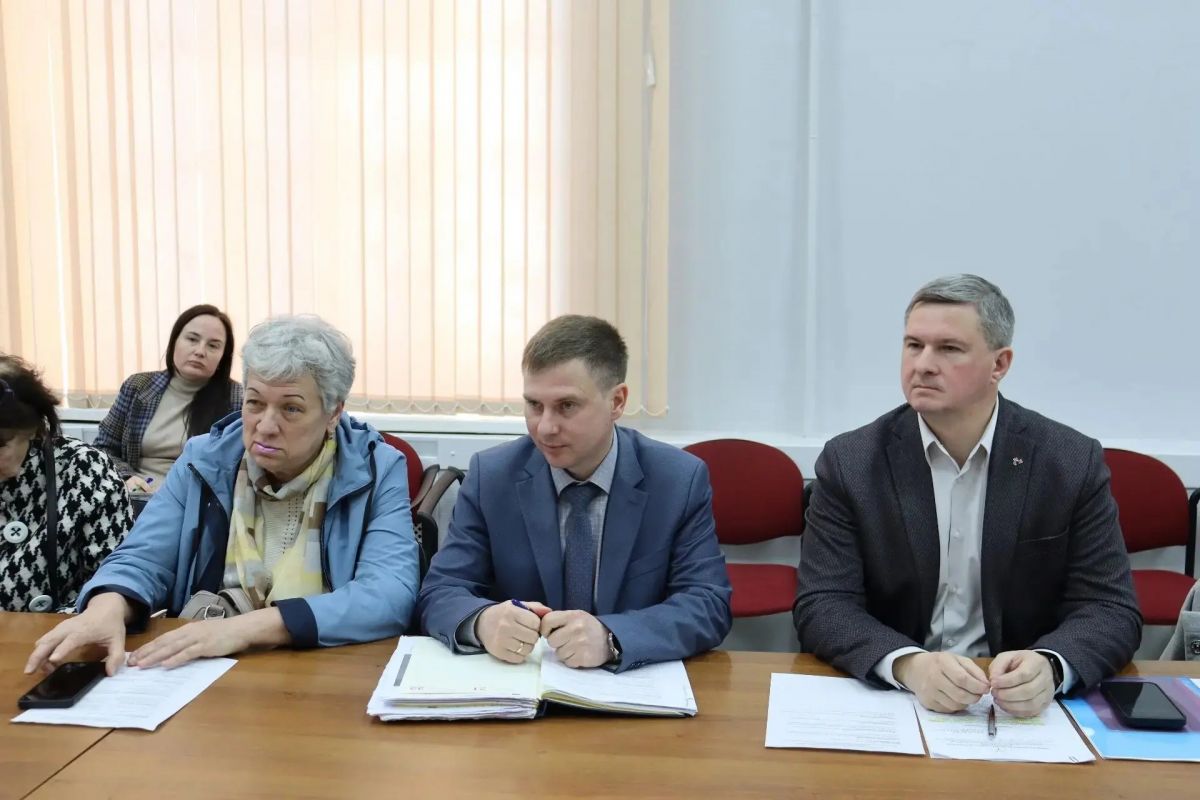 Активисты партии и общественники обсудили подготовку многоквартирных домов к будущему осеннее – зимнему периоду и завершение отопительного сезона
