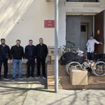 Краснодарские депутаты передали гуманитарную помощь в военный госпиталь