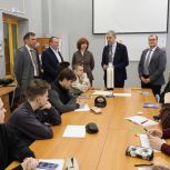 Александр Артемов и Павел Коренной в преддверии Дня космонавтики встретились со студентами ОмГТУ