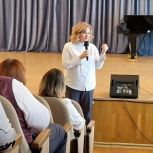 В Энгельссе вручили партийные билеты «Единой России»