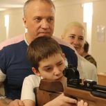 Практика для будущих защитников: новооскольский партактив организовал турнир по стрельбе для участников СВО и их семей