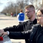 Активисты «Молодой Гвардии Единой России» почтили память Героев Великой Отечественной войны в Ульяновске