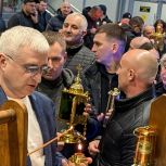Благодаря депутату Госдумы от партии «Единая Россия» Донбасс осветил Благодатный огонь!