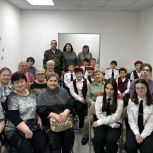 Единороссы организовали встречу ветерана боевых действий с жителями Покачей