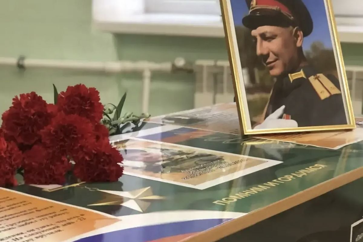В школе Высокогорского района открыли «Парту Героя»