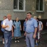 Юрий Зиновьев встретился с жителями своего округа и обсудил с ними результаты выполнения наказов избирателей