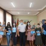 В Тбилисском районе детям-сиротам вручили ключи от квартир