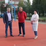 В Северодвинске построена универсальная спортивная площадка на территории школы №28
