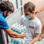 Доставкой врачей на вызовы и сбором гуманитарной помощи занимаются активисты Единого волонтерского штаба