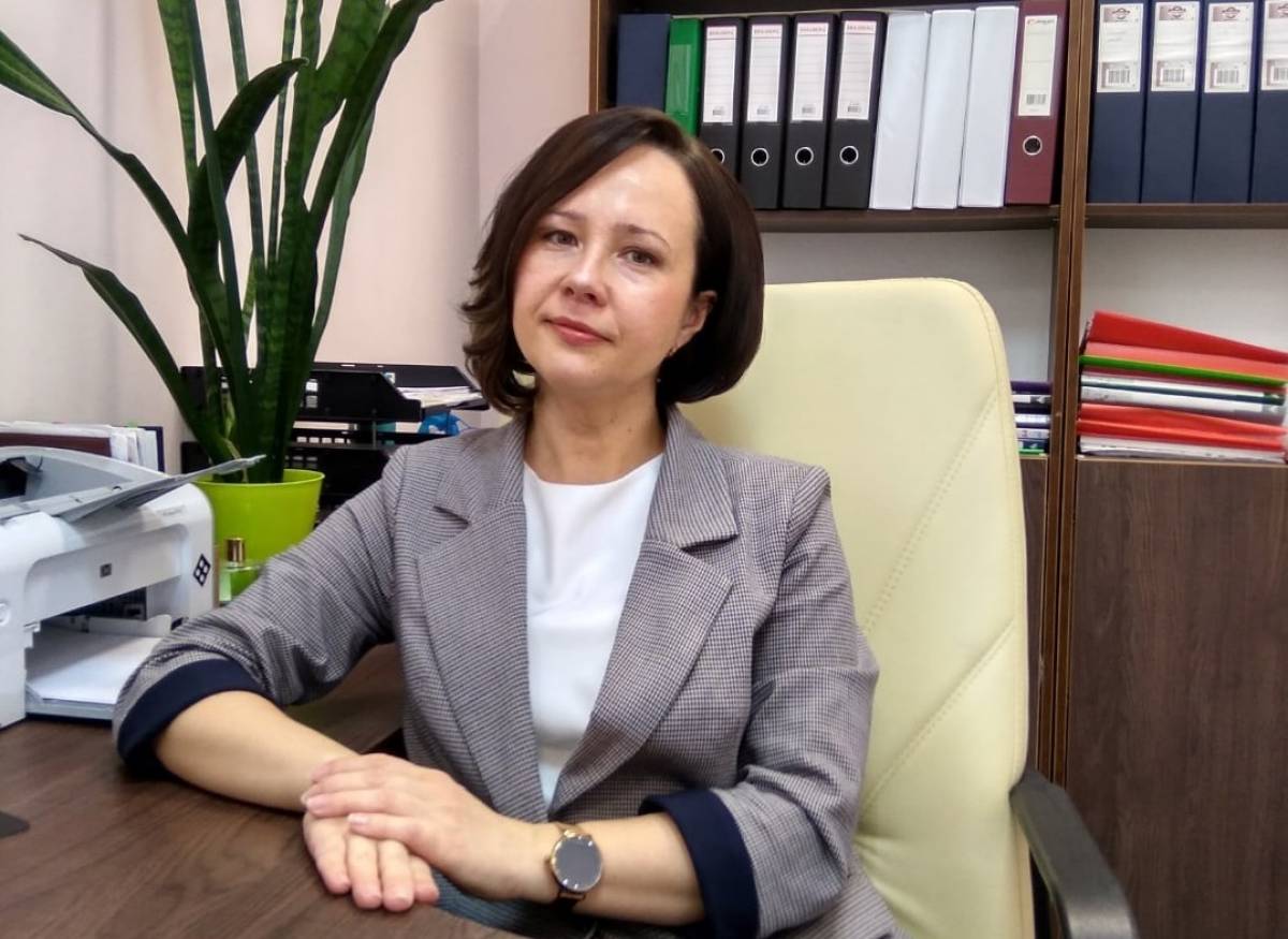 Комолова