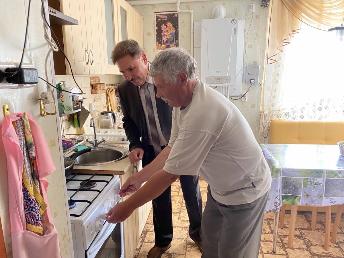 Газификация для пенсионеров. Василий Павлюк Кострома. Газификация старшее поколение. Пожилые люди в России. Старшее поколение фото