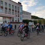 В велопробеге в честь Дня государственного флага в Железногорске-Илимском приняло участие более 50 человек