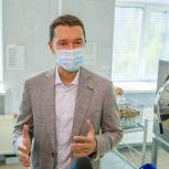 Депутат Гордумы Алексей Вихарев подарил больнице дорогостоящий прибор