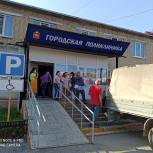 В Верхнем Уфалее более 50 активистов и волонтеров помогают Городской поликлинике переехать на время ремонта
