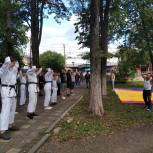 В День физкультурника кировчане вышли на зарядку с чемпионом