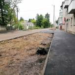 В муниципалитетах Тверской области ремонтируют дороги и обустраивают дворовые территории