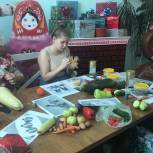 Активисты Центрального района организовали мастер-класс по изготовлению поделок из овощей и фруктов