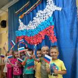 «Единая Россия» масштабно отметила День российского флага в районах Хакасии