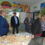 Депутаты Курганской областной Думы контролируют ремонт школ в Мишкинском округе