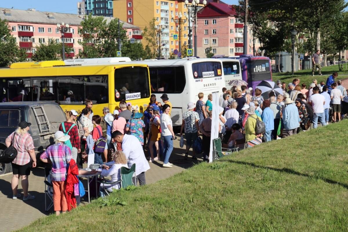 При поддержке «Единой России» 270 жителей Южно-Сахалинска старшего возраста смогли отдохнуть на море