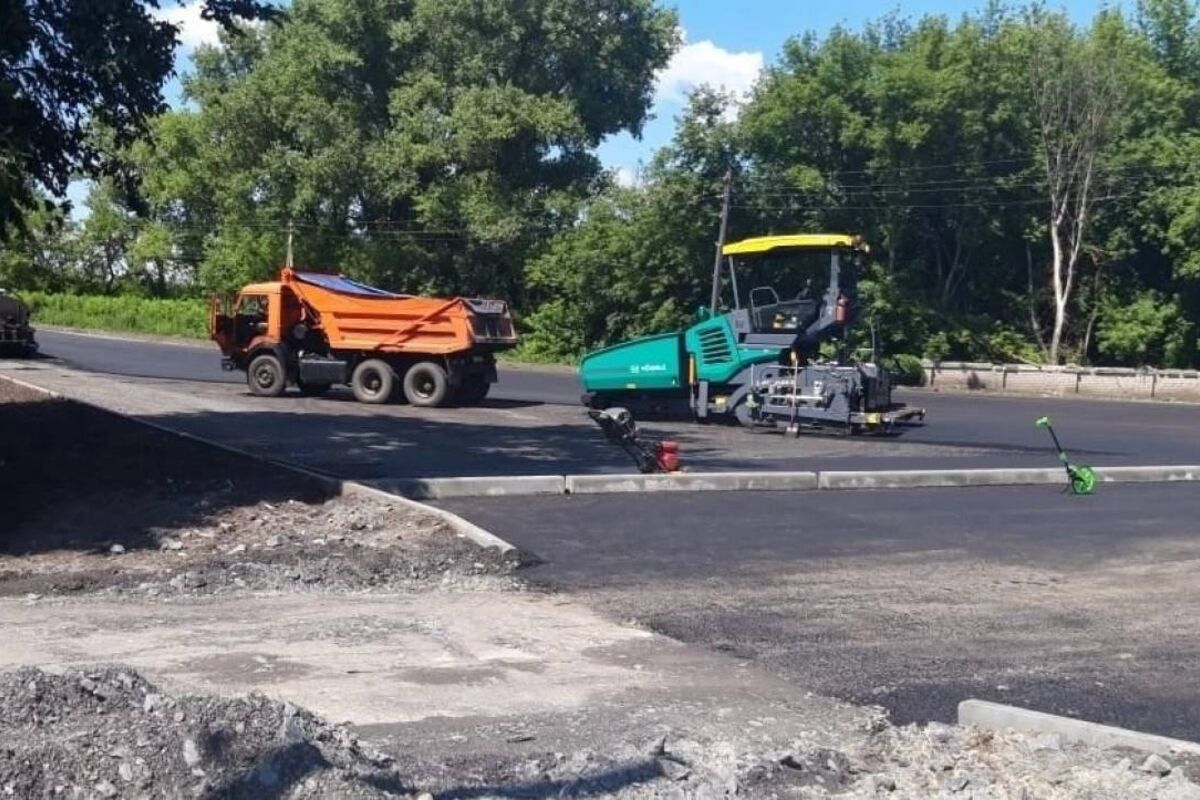 В Рыльском и Хомутовском ведутся работы на объектах в рамках народной  программы