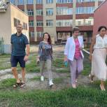 Юлия Литневская встретилась с родителями учащихся школы №12 в Энгельсе