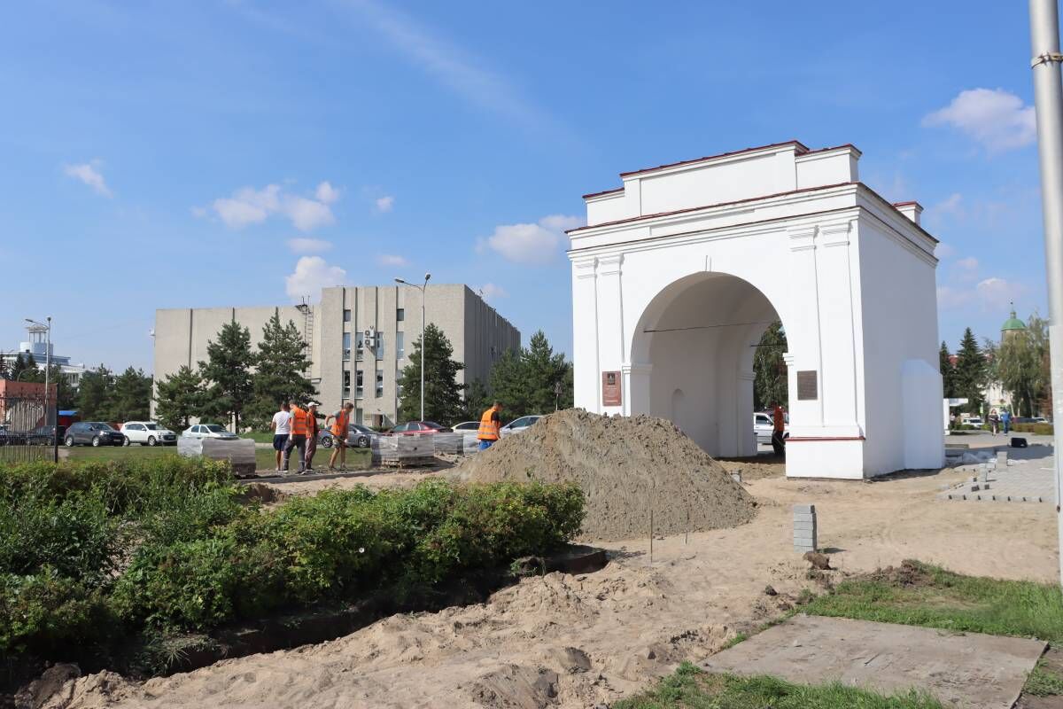 Единая Россия» проверила, как ведется благоустройство в центре Омска