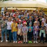 Подмосковные единороссы пригласили на рыбалку в Красногорске детей из Донбасса