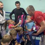«Единая Россия» и МГЕР передали школьные наборы ученикам на Донбассе и освобождённых территориях