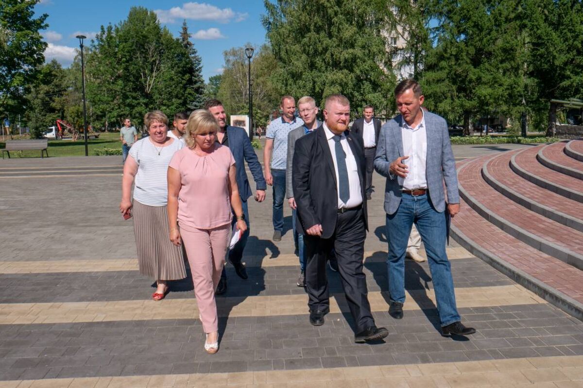 Благоустройство площади Жукова в Нижнем Новгороде завершено