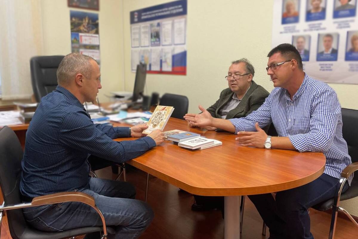 Анатолий Беднов поддержал акцию «Книги Донбассу»