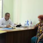 Сергей Шелудяков провел прием граждан в Новодугинском районе