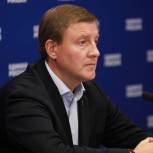 Андрей Турчак: 60% гуманитарной помощи Донбассу и освобожденным территориям без учета помощи по линии Минобороны собрала «Единая Россия»