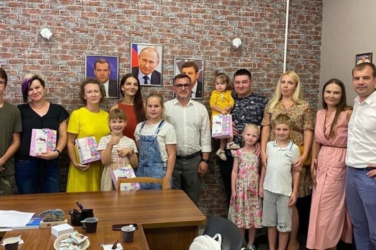 В Нижегородской области «Единая Россия» наградила участников конкурса «Семейные истории»