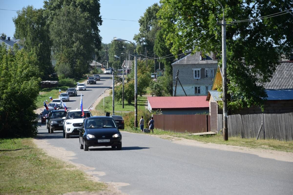 В Даровском состоялся автопробег «ЗА Великую Россию»