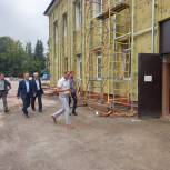 Николай Щеглов посетил среднюю общеобразовательную школу, в которой идет капитальный ремонт