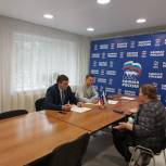Депутат-единоросс помогает пенсионерке Ноябрьска подтвердить неучтенный трудовой стаж