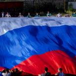 «Единая Россия» проведёт праздничные мероприятия ко Дню российского флага в регионах России и на Донбассе