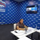 Накануне учебного года Виктор Дерябкин ответил на вопросы жителей Морозовского района по теме образования